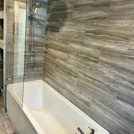 Your Stylish Totterdown Haven Appartement