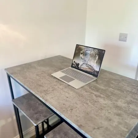 Your Stylish Totterdown Haven *