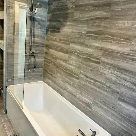 Your Stylish Totterdown Haven Appartement