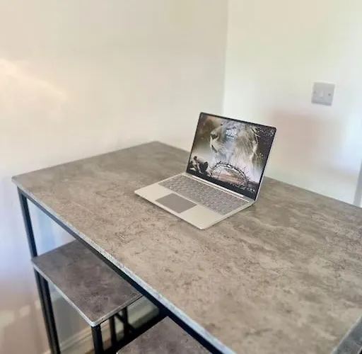 Your Stylish Totterdown Haven *