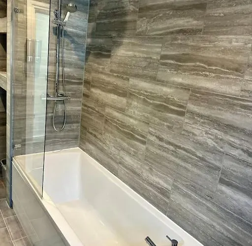 Your Stylish Totterdown Haven شقة