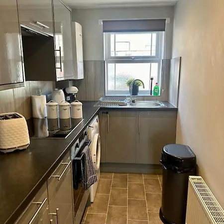 Daire Your Stylish Totterdown Haven