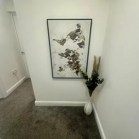 Your Stylish Totterdown Haven *