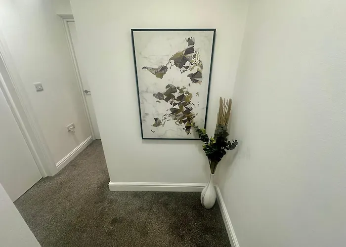 Your Stylish Totterdown Haven *